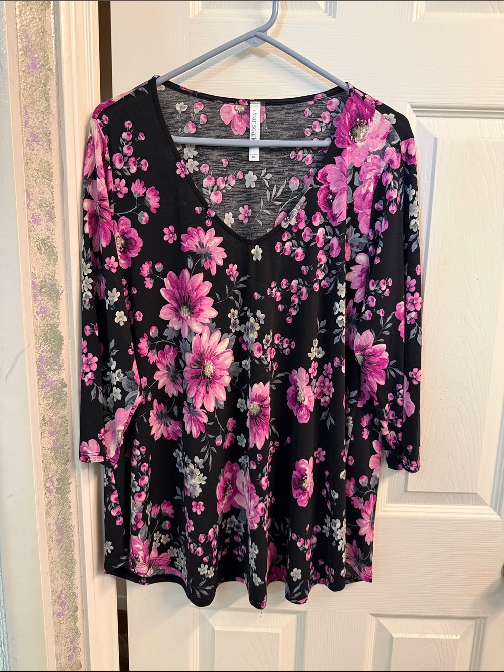 V-Neck Floral Tunic Top in Pink on Black